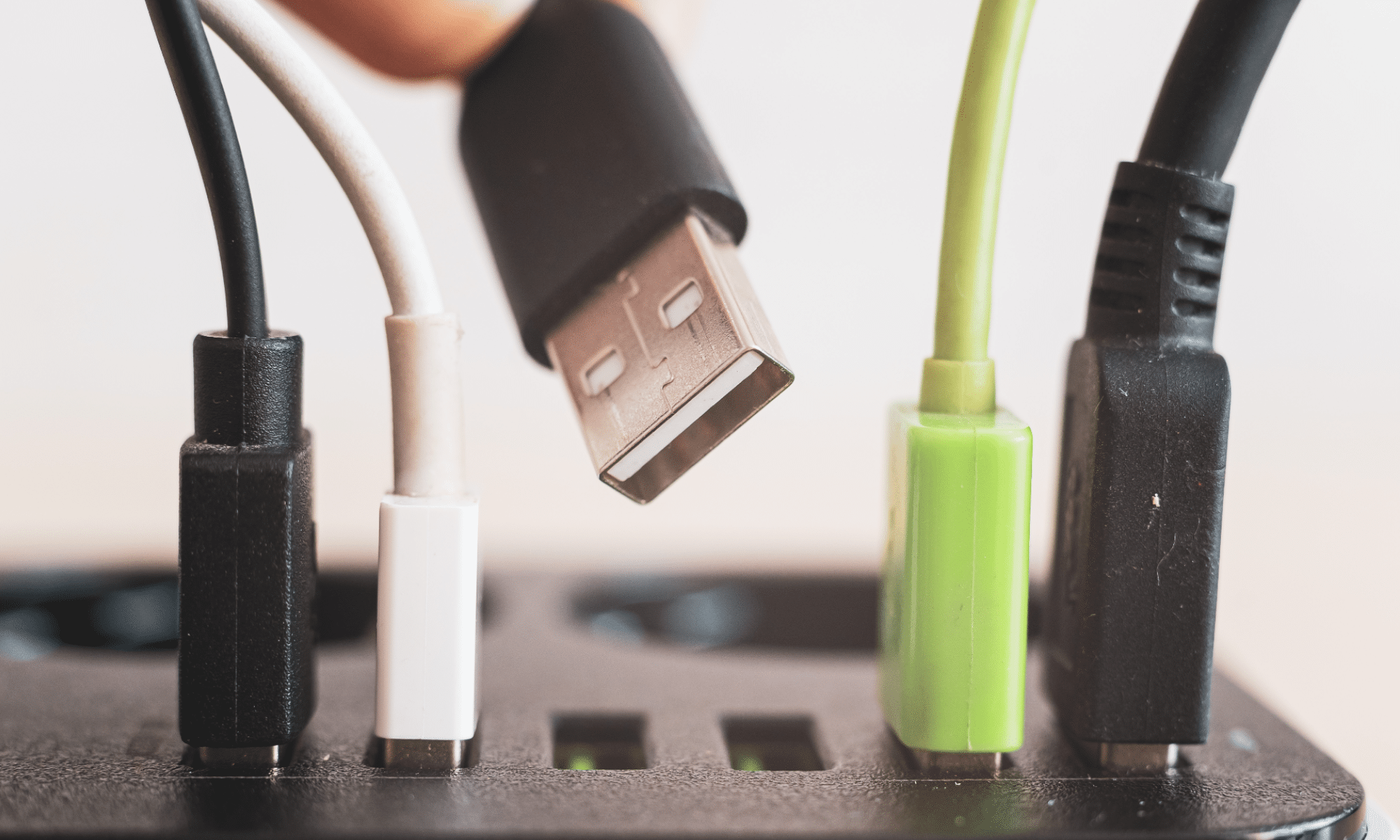 Connecteurs USB – comment les utiliser optimalement dans l’industrie moderne ?
