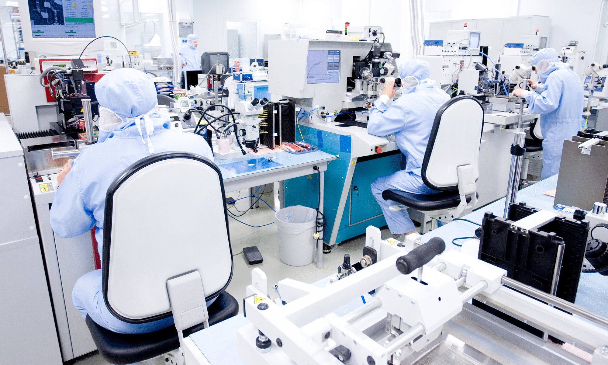 Cleanroom - definicja, cele i wyposażenie pomieszczeń kontrolowanych