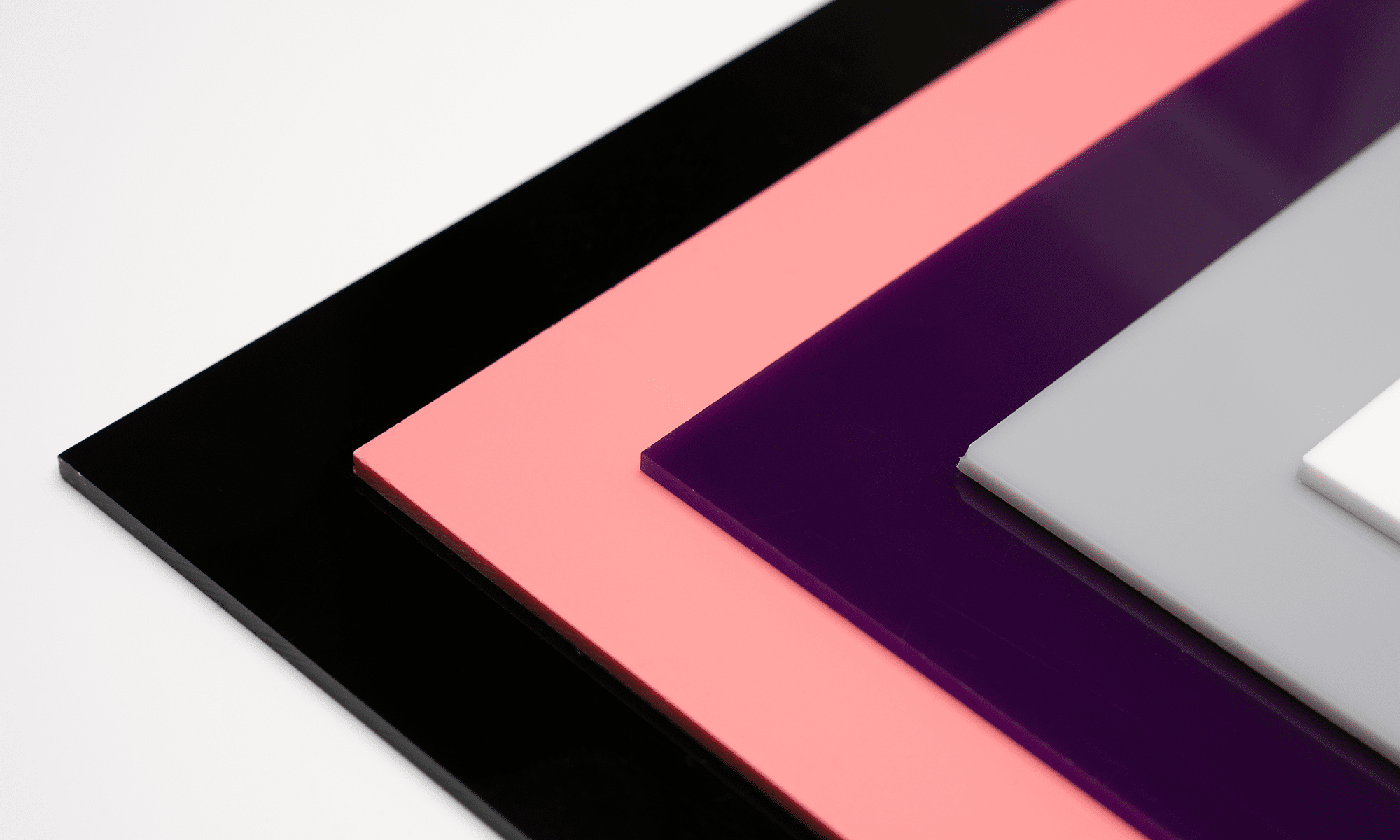 Płyty z tworzyw sztucznych – praktyczny poradnik dla kupujących