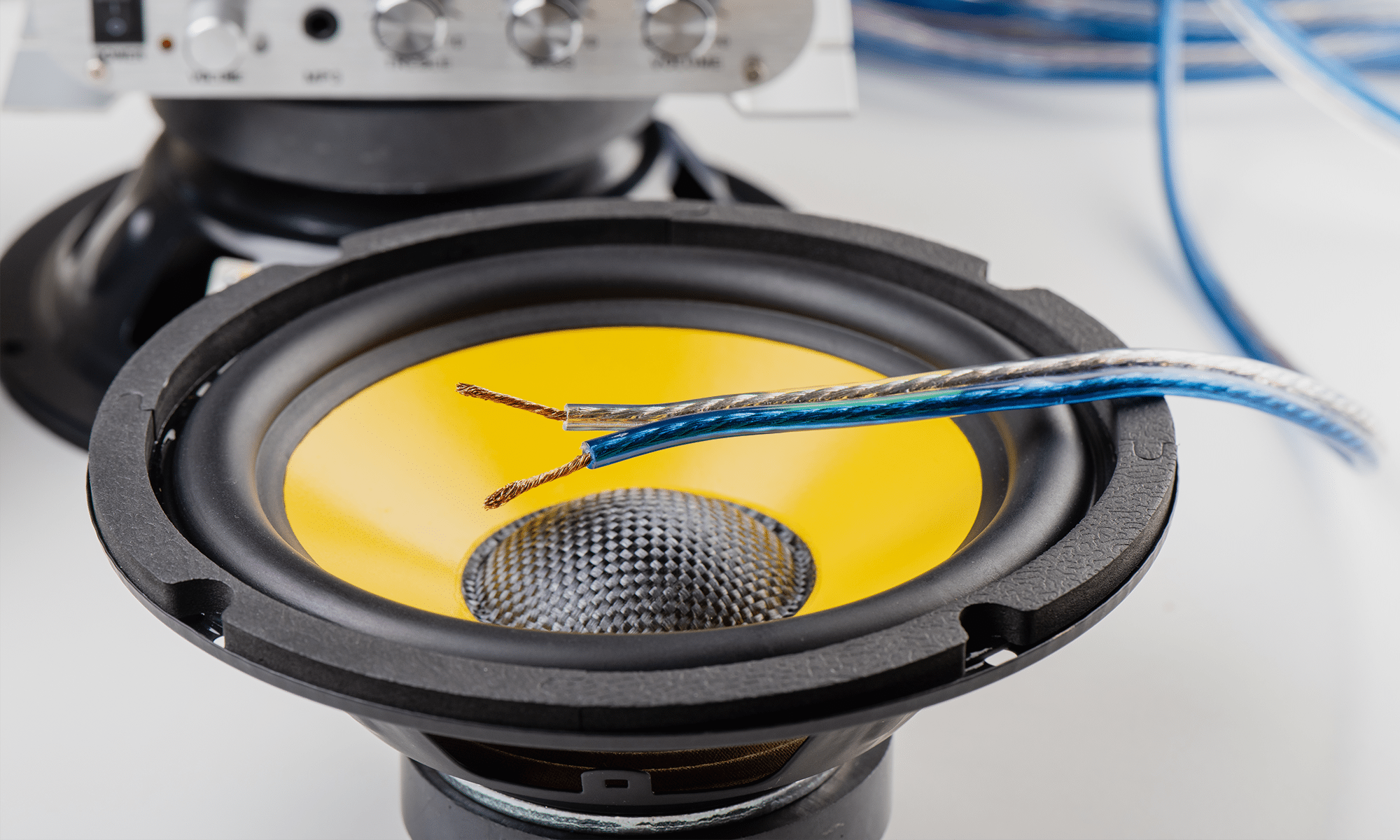 Przewody głośnikowe – krótki przewodnik dla każdego audiofila i hobbysty